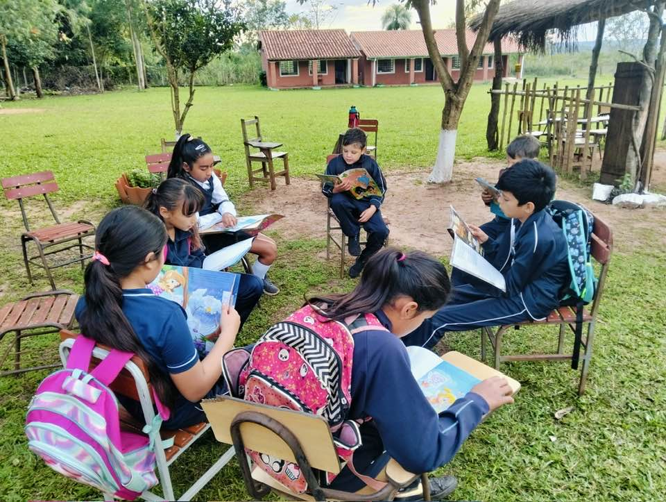 OutreachPARAGUAY - Books